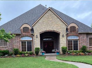 3201 Sycamore Dr, Moore, OK 73160