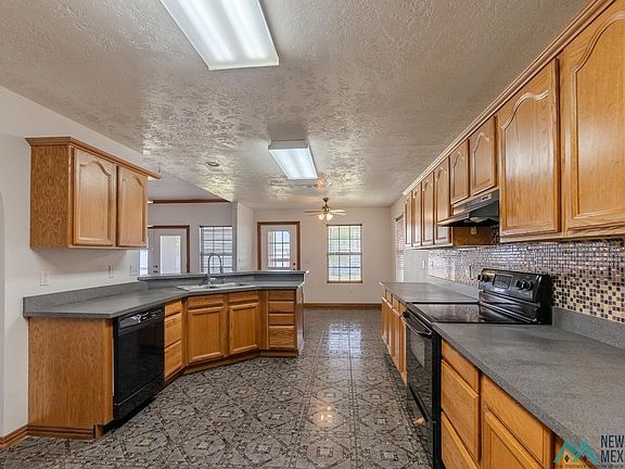 4th image of 3600 Benjamin Davis Dr