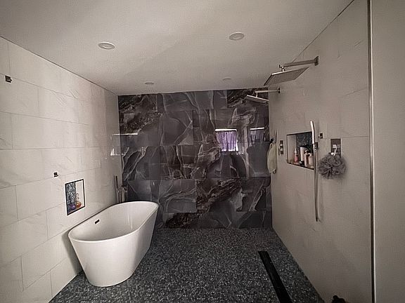 4th image of 3401 Moravia Dr
