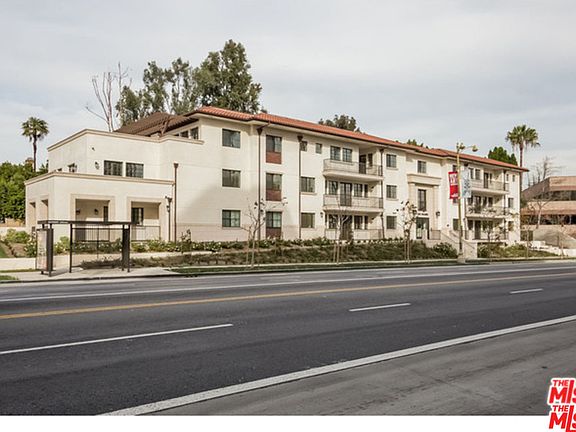 2nd image of 4661 Wilshire Blvd Unit 102