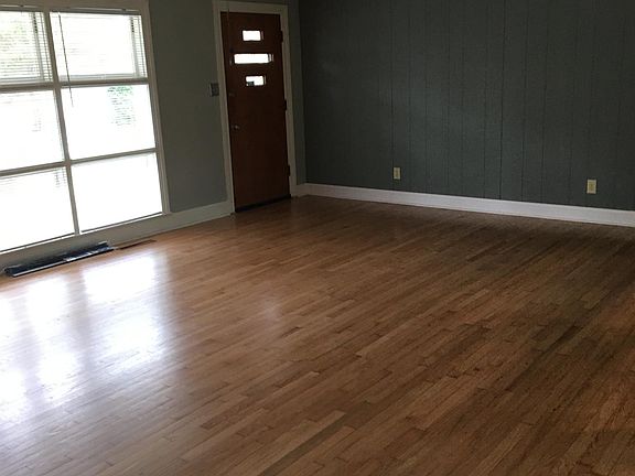3rd image of 409 Oak St