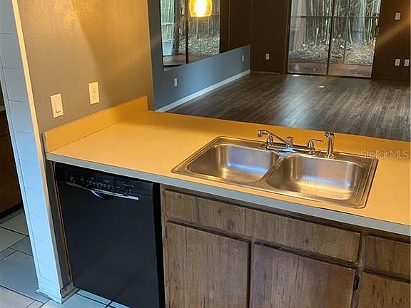 3rd image of 4409 Rockcrest Cir