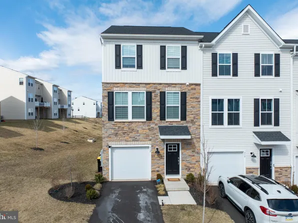 912 Magnolia Ln, Spring City, PA 19475