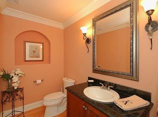 25W461 Surrey Ave, Naperville, IL