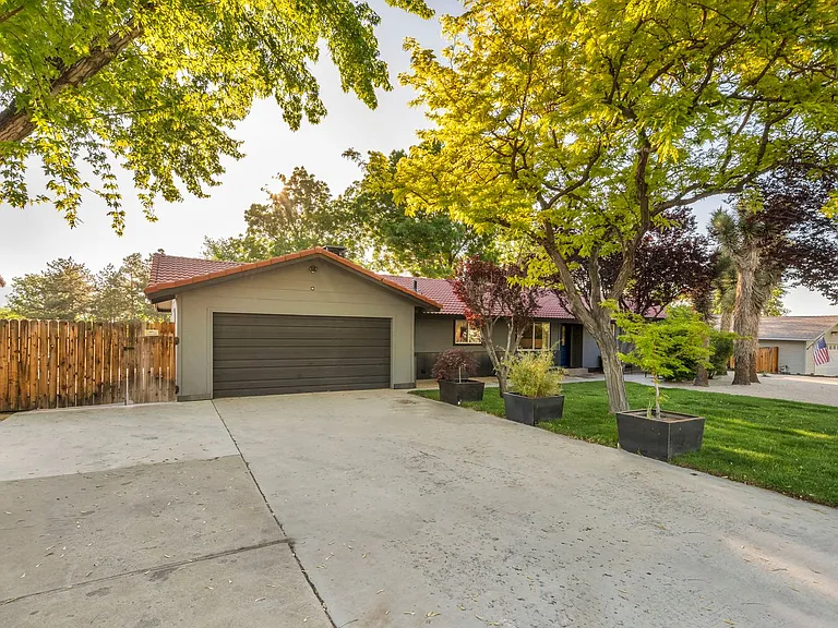 2655 Parkway Dr — Photo 6
