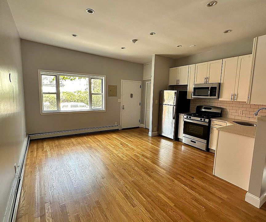 1st image of 250 16th St #1B