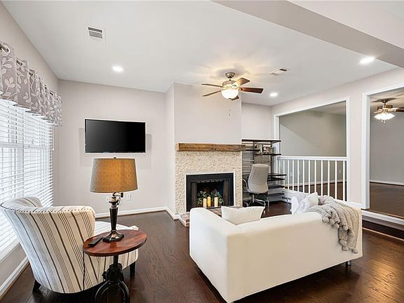 4th image of 798 Sentinel Rdg SW