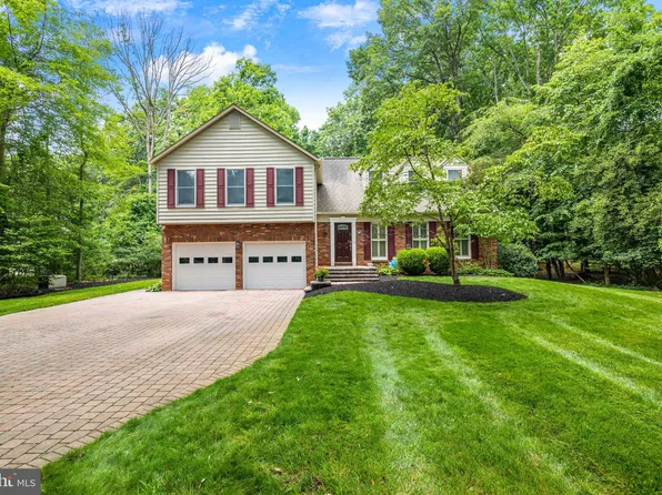 1223 Holmewood Dr, Pasadena, MD 21122