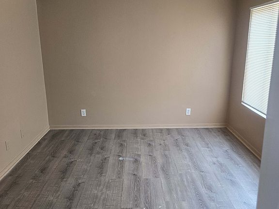 4th image of 305 N 10th St APT 21