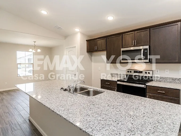 803 W Jardin Dr — Photo 5