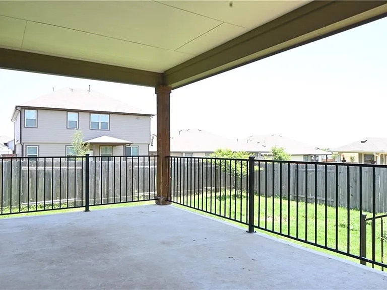 124 Gray Wolf Dr — Photo 39