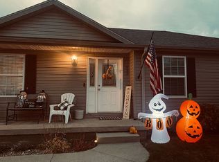 933 S Creek Dr E, Greensburg, IN 47240