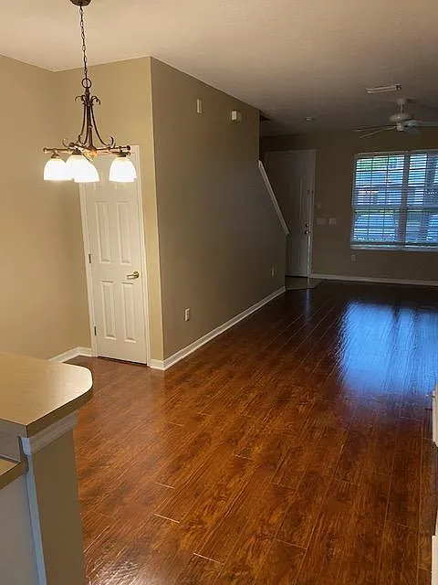 2 bed, 2.5 bath, 1216 sqft, $1,850 — Photo 3