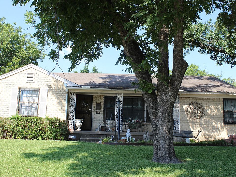2nd image of 602 N Buckner Blvd