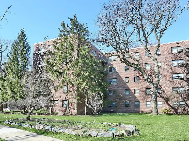 3021 Edwin Ave #5H — Photo 17