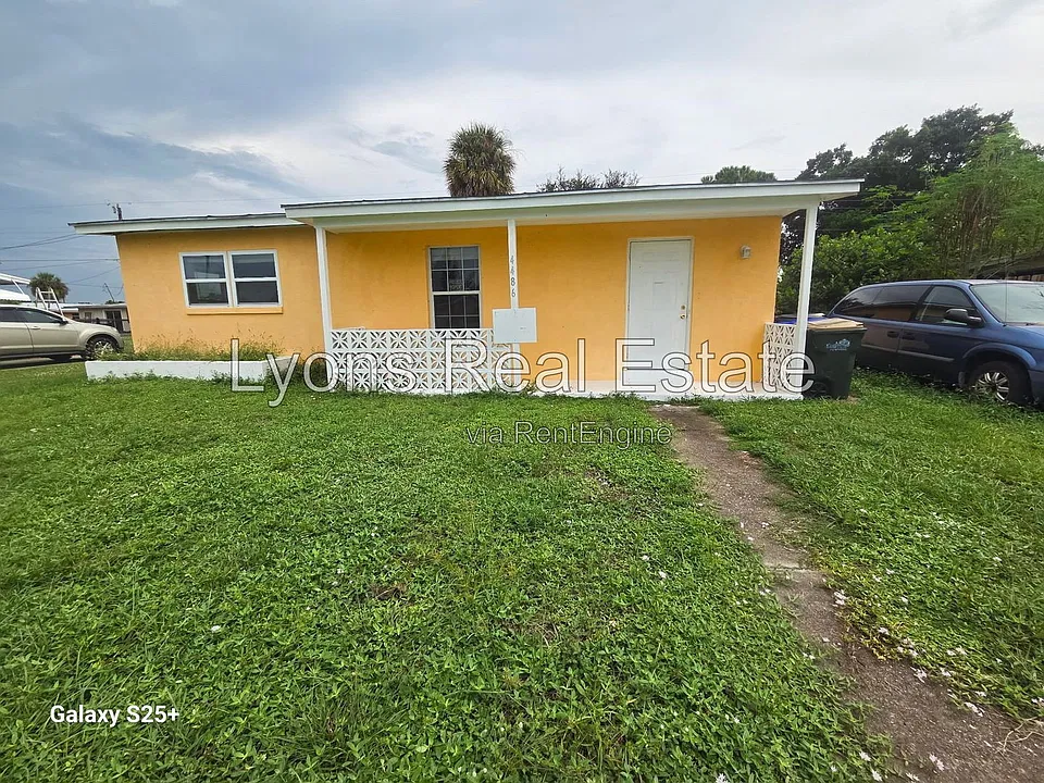 4486 Los Rios St