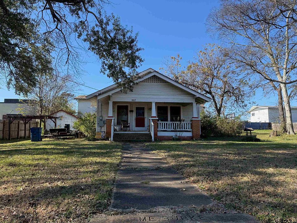 1st image of 507 Neches St