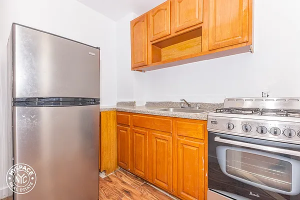 Rented by MySpaceNYC | media 7