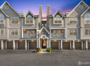 22 Guisborough Way, Edison, NJ 08820