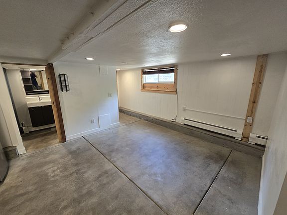 2nd image of 403 23rd St #11
