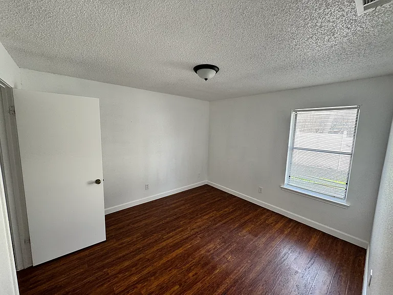 781 Pierre Ln — Photo 34