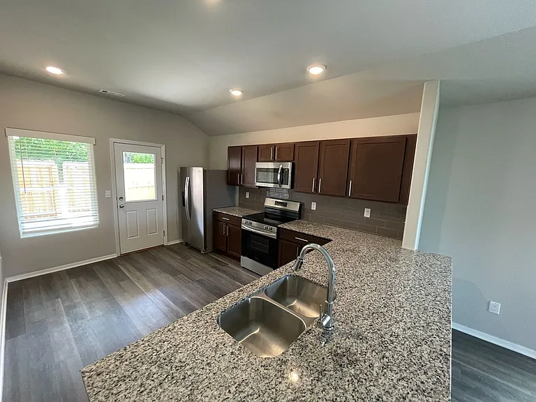 2440 N Raven Ln — Photo 11
