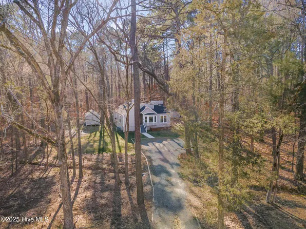 6 Pine Tree Lane, Chapel Hill, NC 27514