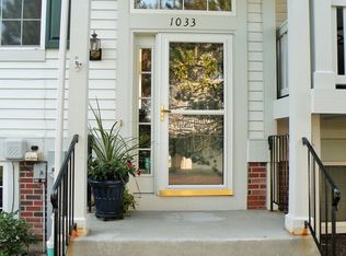 1033 Manchester Cir, Grayslake, IL 60030