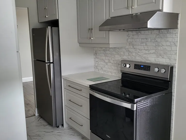 7811 Yonge St #1207 — Photo 3