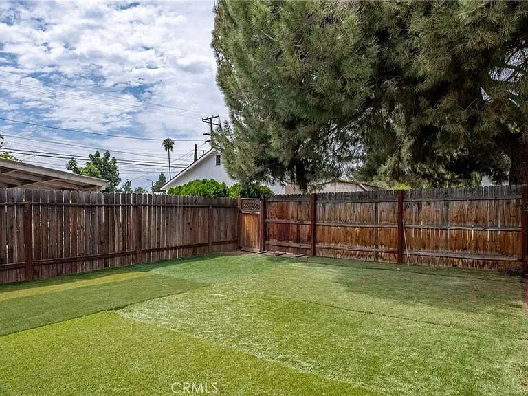 809 E Colton Ave — Photo 26
