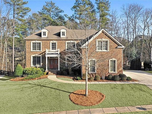 3rd image of 624 Oakbourne Way