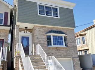 16 E 44th St, Bayonne, NJ 07002