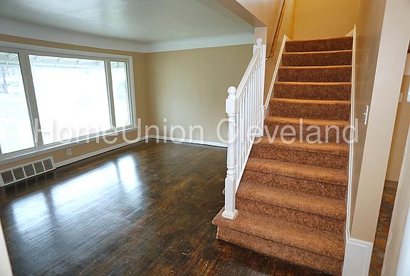 5th image of 4937 E 93rd St
