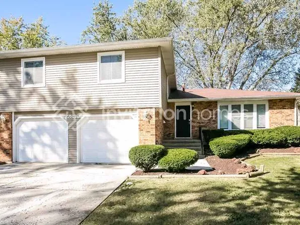 22830 Lakeshore Dr, Richton Park, IL 60471