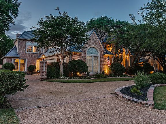 2nd image of 1204 Chatsworth Dr