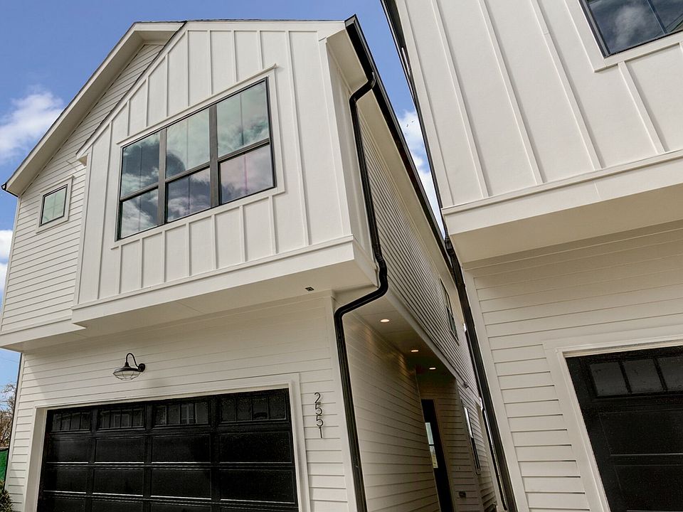 The Grove Oak Forest Apartments