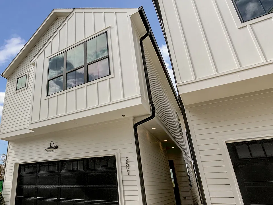 The Grove Oak Forest Apartments
