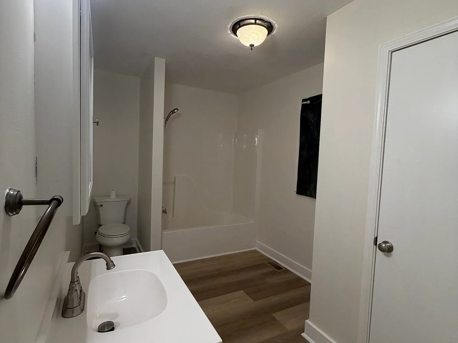 2 bed, 842 sqft, $1,400 — Photo 3