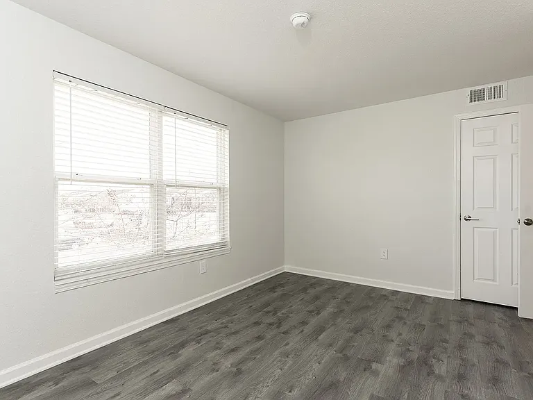 3833 Hoosier Woods Ct — Photo 14
