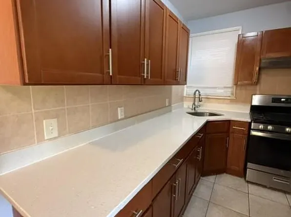423 Augustine Pl Floor 1, Perth Amboy, NJ 08861