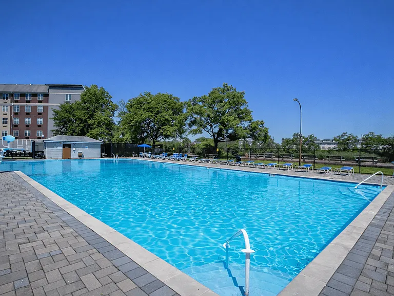 Rahway Plaza Apartments — Photo 5