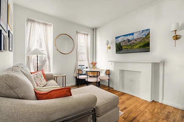 Living room, photo 1