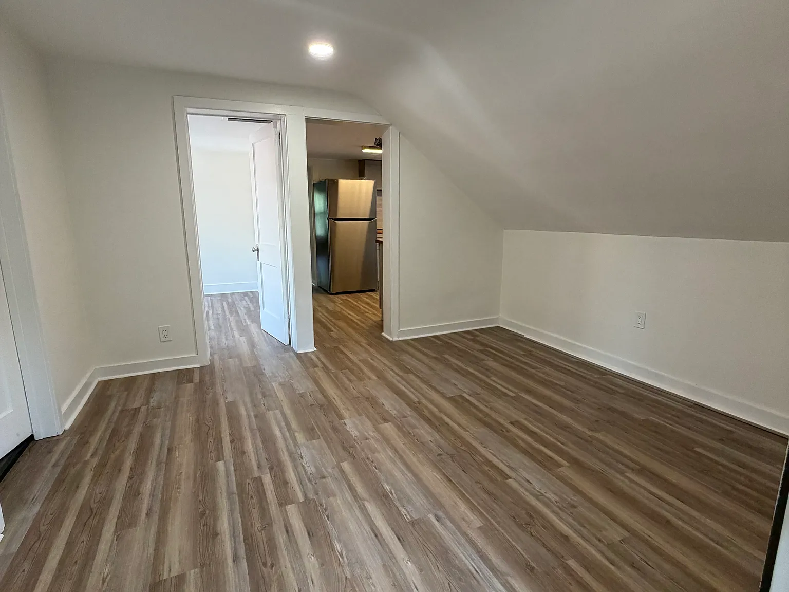 2 bed, 700 sqft, $1,800 — Photo 4