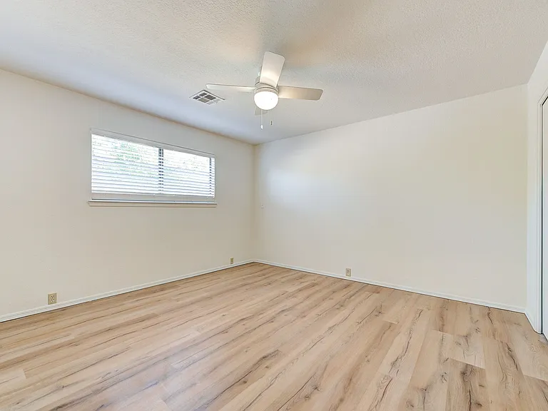 3208 Castlerock Rd — Photo 33