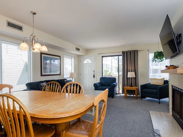 13 E Henderson St #2 — Photo 10