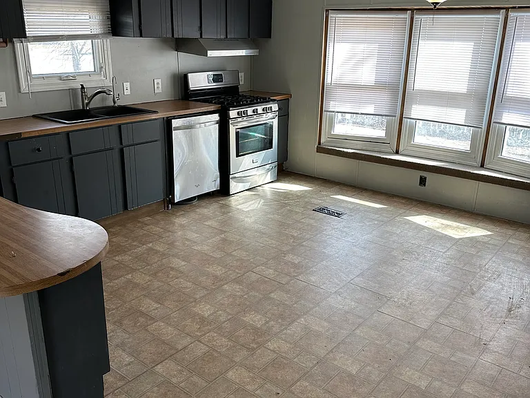 2354 W Ponderosa St — Photo 6