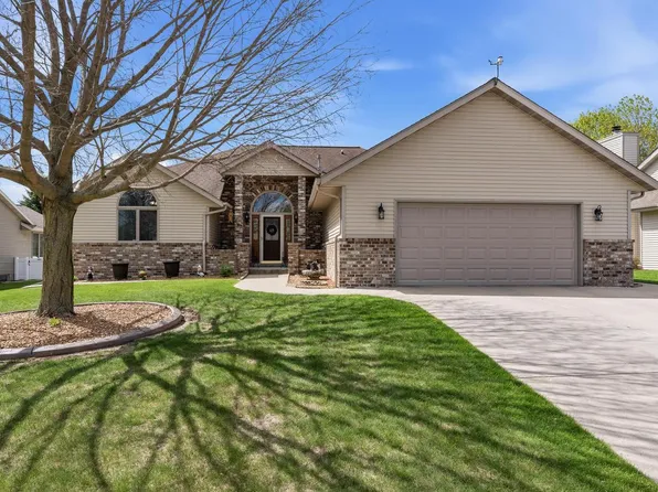 489 Braatz DRIVE, Kewaskum, WI 53040