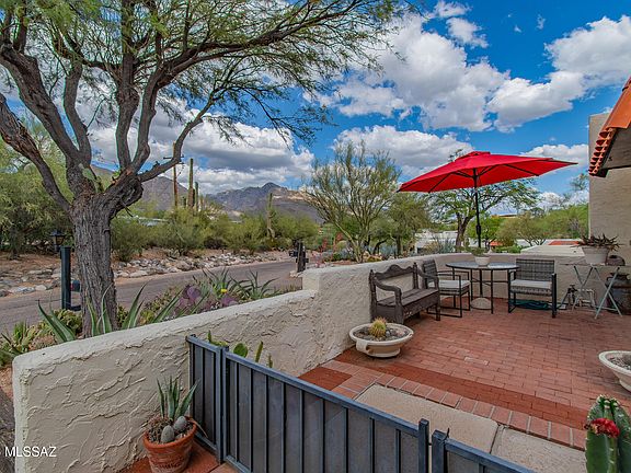 4th image of 7568 N Palm Cir