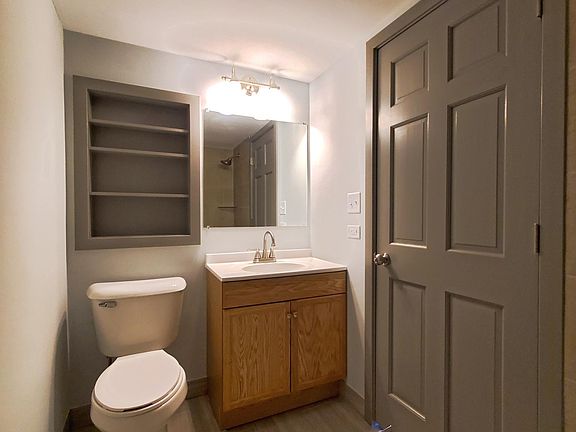 5th image of 13951 Leonard Dr #2S