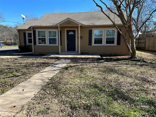 1607 S Houston St, Kaufman, TX 75142